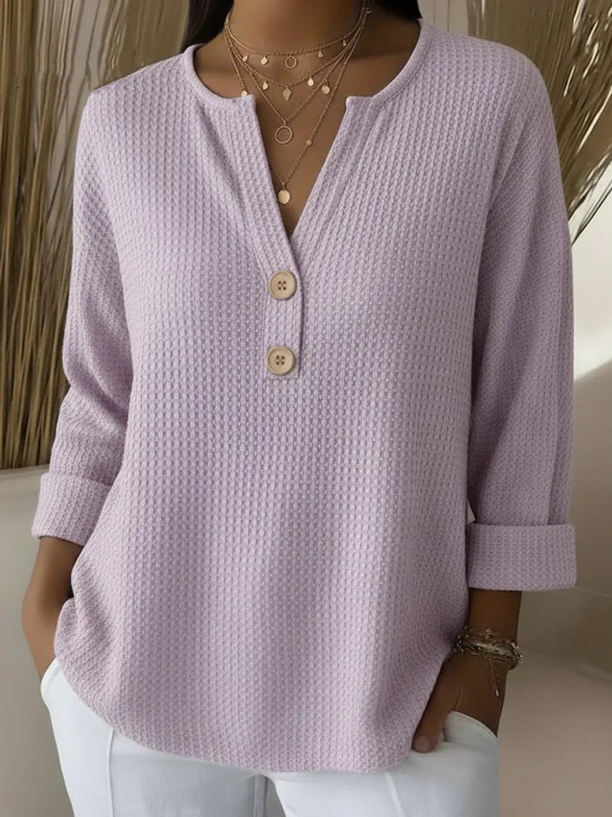 Lucia | T-shirt Henley Texturada com Botões