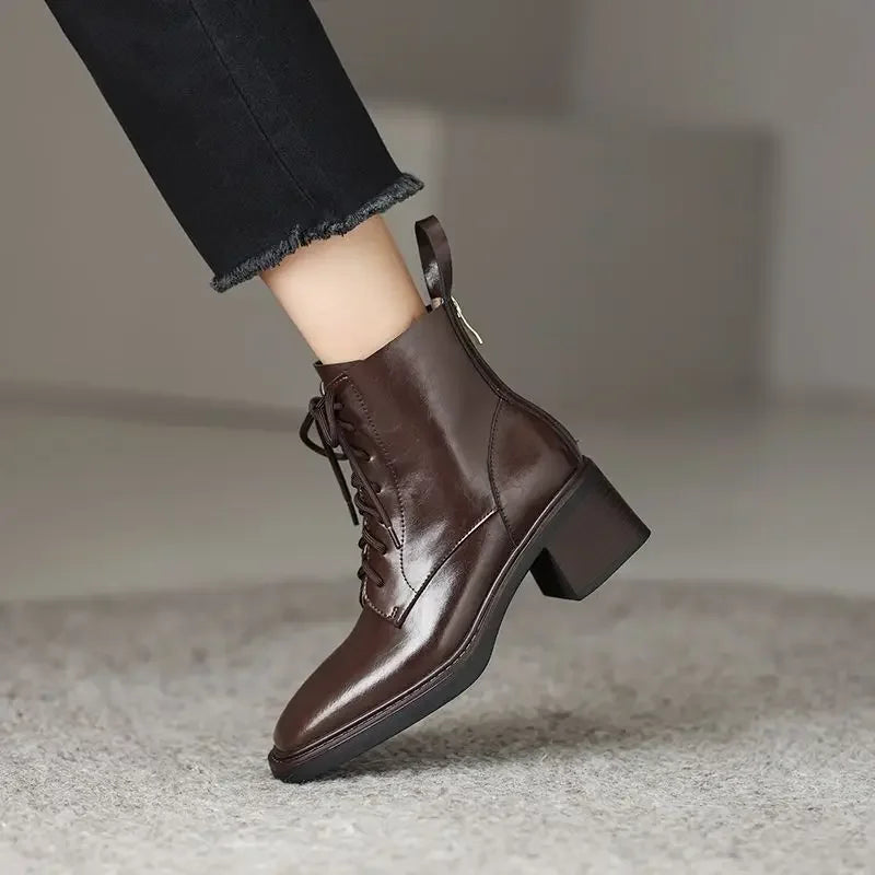 Elissa | Botins de Biqueira Quadrada