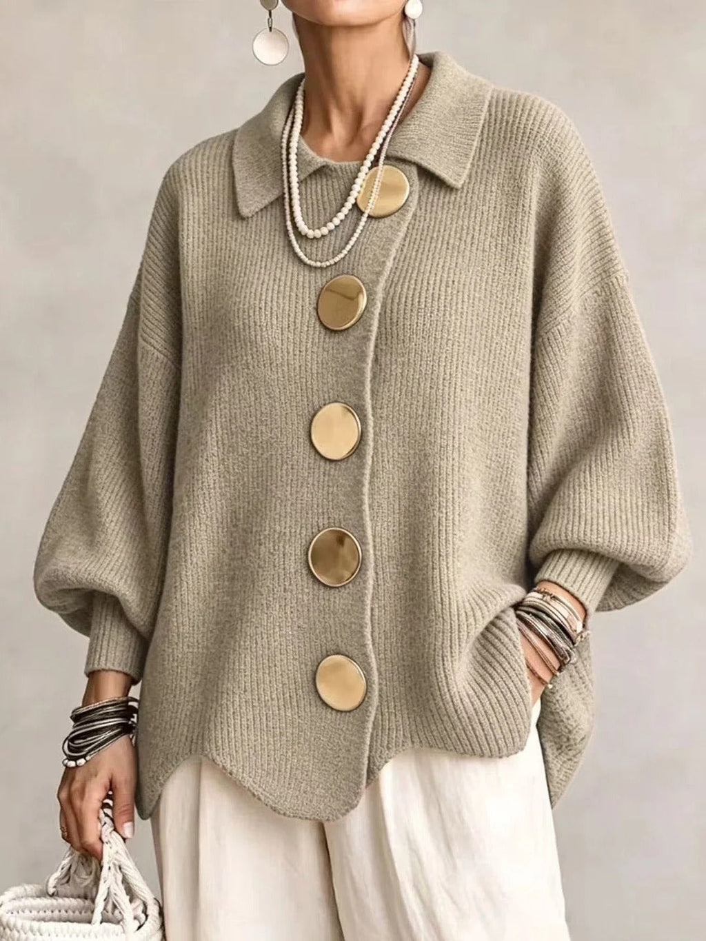 Stefania | Cardigan Oversize com Gola e Botões Metálicos